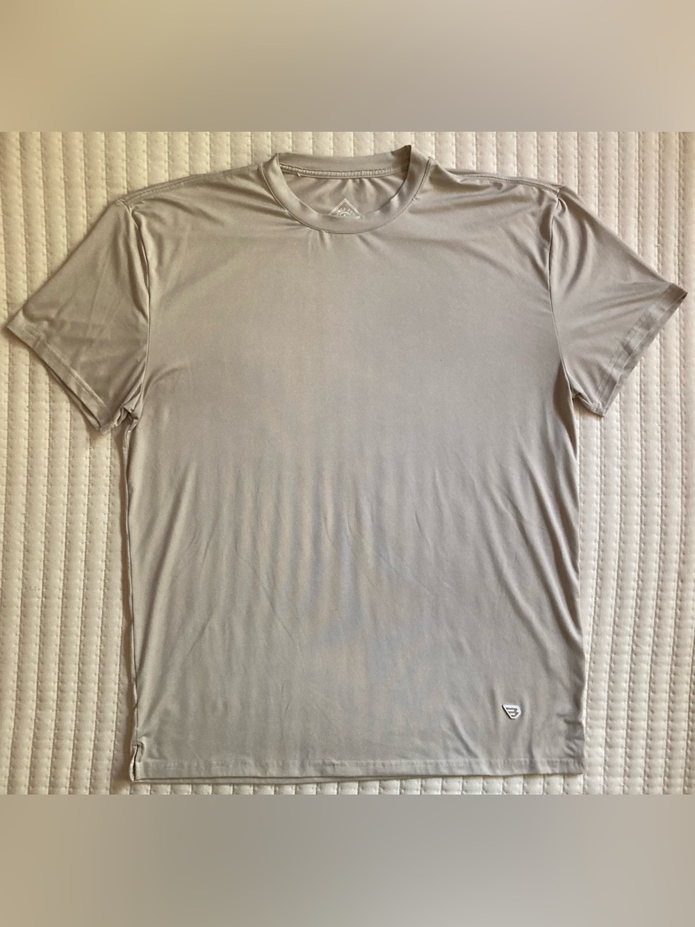 Burlebo Short Sleeve Performance T Shirt Men’s Large Beige Gym Athletic Running
